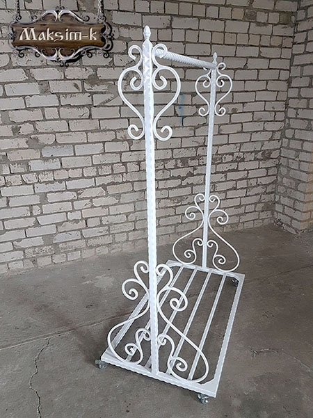 Вешалка для одежды 2