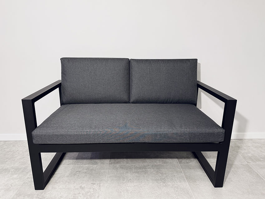 Двухместный диван.