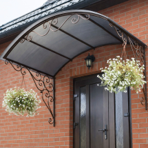 Козырек над крыльцом из металла