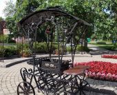 Декоративный мангал в виде кареты